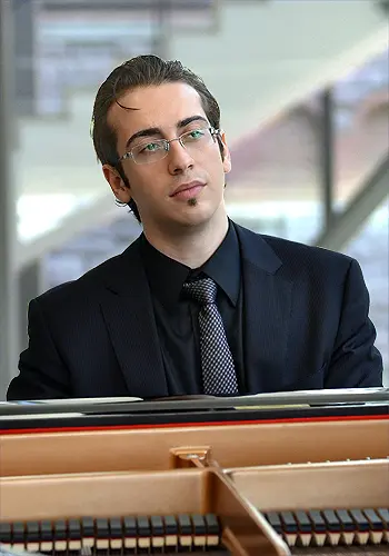 Rudin Lengo performing with orchestra